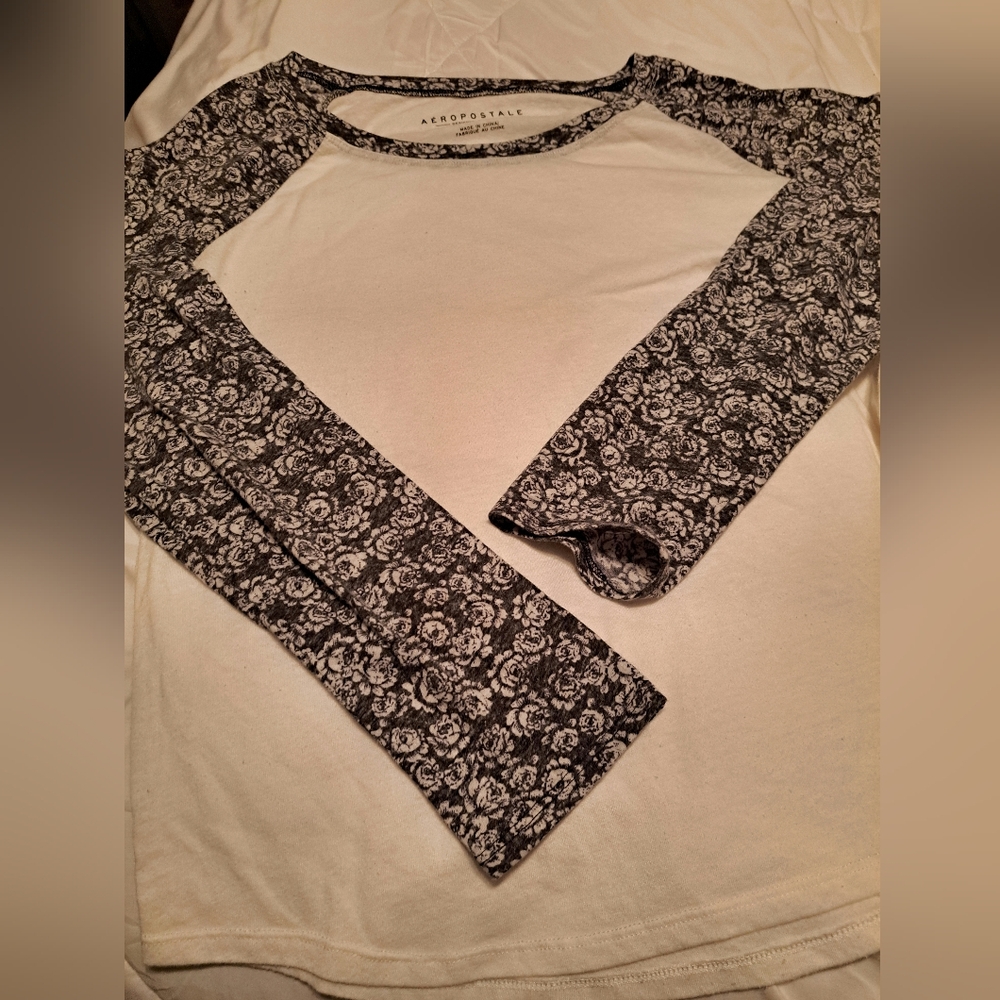 AEROPOSTALE Women's lightweight t-shirt